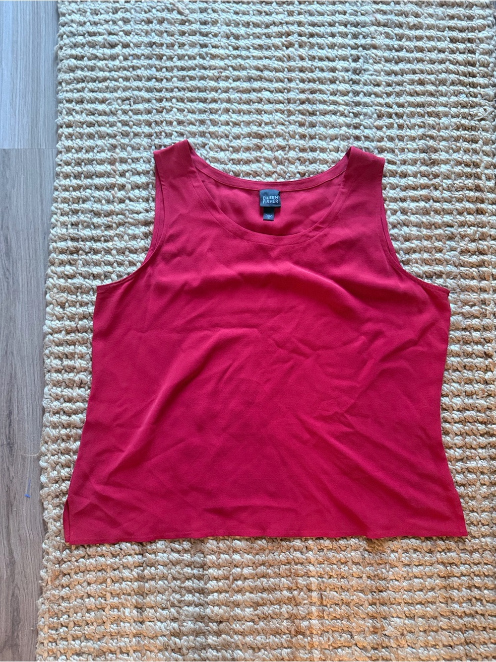 Eileen Fisher 100% silk burgundy Red Sleeveless Scoop Neck Tank Top